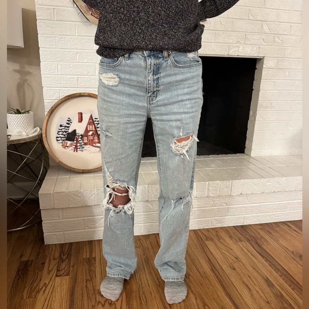 Daze distressed jeans size 25 - basically new (washed once)